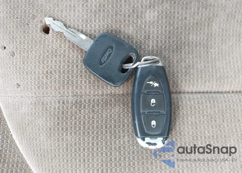 1999 Mercury Grand Marquis Gs z USA, uszkodzony, nr VIN 2MEFM74W2XX701994